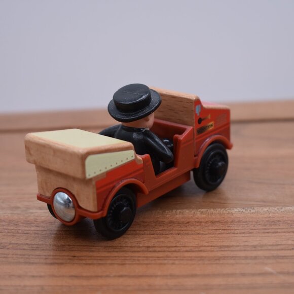 Winston FHM21 with Driver Sir Topham Hatt Thomas & Friends Wooden Railway Train - Picture 6 of 6